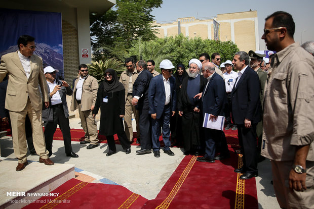 Rouhani inaugurates 3 major petchem projects in Assaluyeh