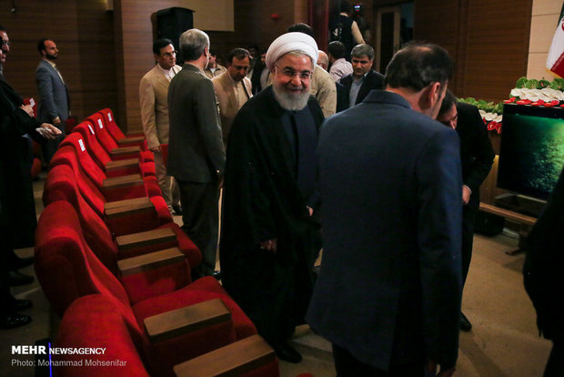 Rouhani inaugurates 3 major petchem projects in Assaluyeh