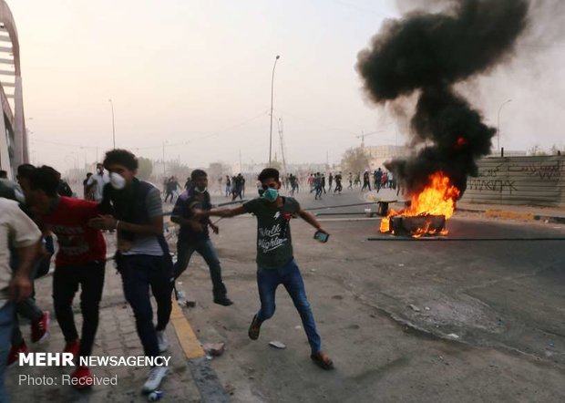 Basra’da valilik binası ateşe verildi