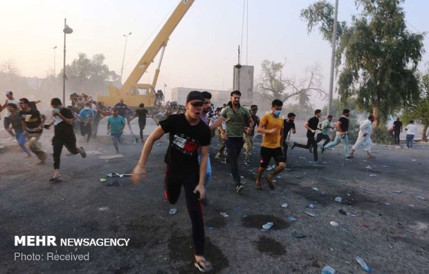 Basra’da valilik binası ateşe verildi