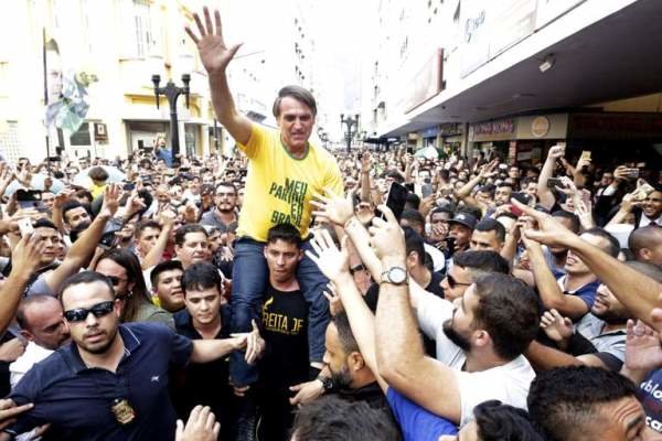 نامزد راستگرای انتخابات برزیل مورد اصابت چاقو قرار گرفت
