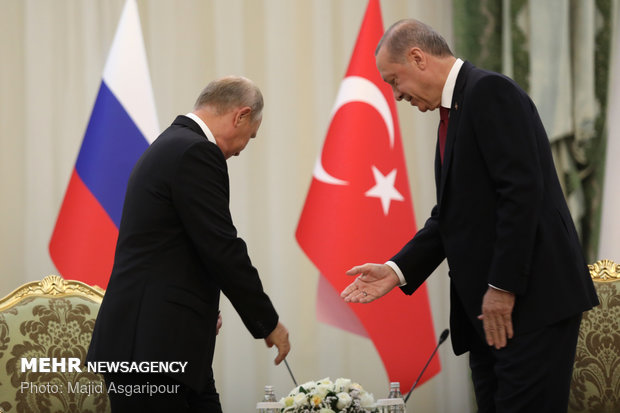 Russian and Turkish presidents meet in Tehran
