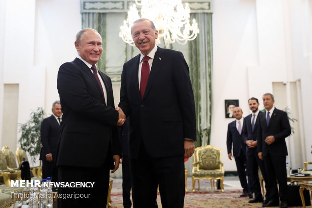 Russian and Turkish presidents meet in Tehran
