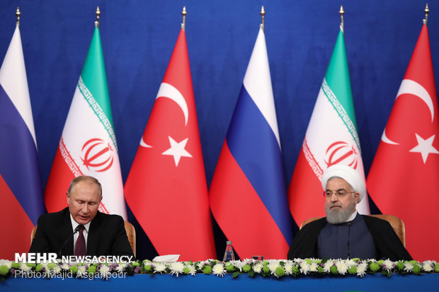 Putin hails Tehran summit as a friendly environment for peace in Syria