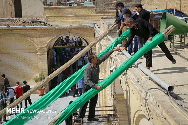 بر افراشتن خیمه عزاداری در صحن امامزاده موسی مبرقع