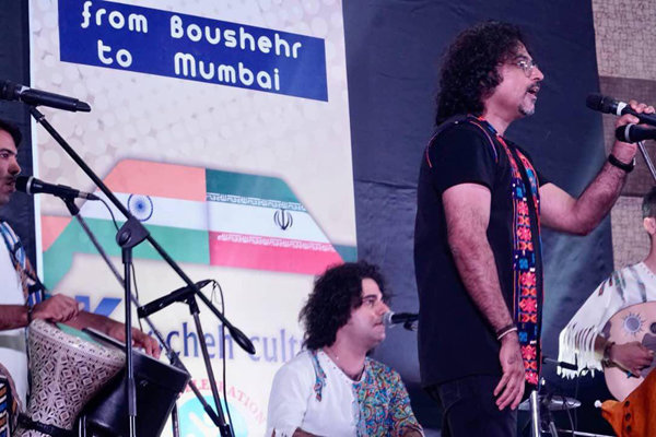 چند گروه هنری در بمبئی برنامه اجرا می کنند/توضیحات احسان عبدی پور