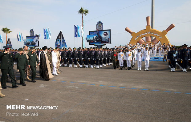 حضور فرمانده معظم کل قوا در دانشگاه علوم دریایی نوشهر