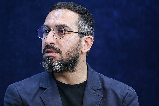 کار شعر فلسفه‌بافی نیست؛ توقعمان را از شعر کم کنیم