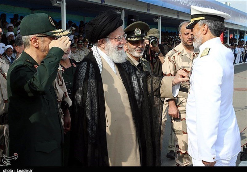 Leader awards ‘medal of conquest’ to ex-Navy chief
