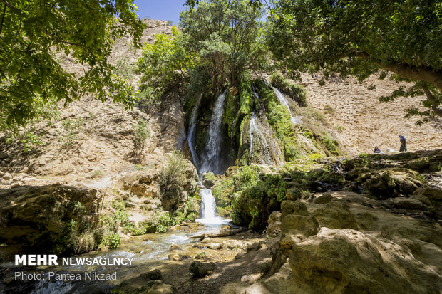 آتشگاه سرزمینAtashgah waterfall; a must-see in Southwestern Iran های فیروزی