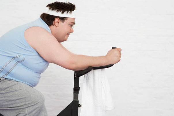 ورزش راهکار اصلی پیشگیری از مشکلات سلامت در افراد چاق 