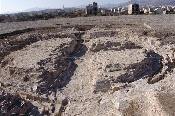 آثار شهر اشکانی در تپه اشرف اصفهان در معرض خطر نابودی است
