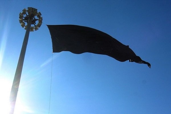 پرچم عزای حسینی در قلب پایتخت افراشته شد