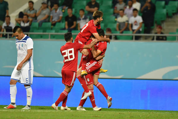 منتخب إيران لكرة القدم يفوز بمباراة ودية أمام أوزبكستان 1-0