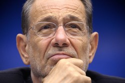 Solana: EU will have to bend to U.S. sanctions against Iran
