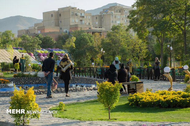 Arak hosts seasonal flowers exhibition 