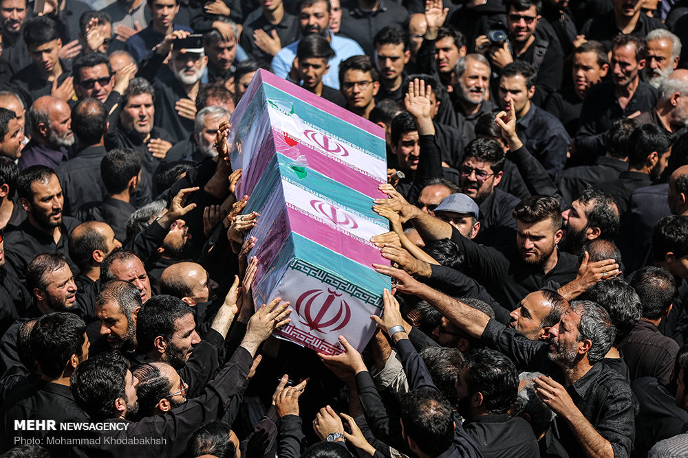 مراسم تشييع رفات 135 شهيدا في طهران 