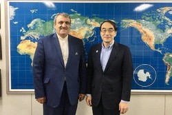Tehran’s ambassador to Tokyo Morteza Rahmani-Movahed (L) stands by JATA President Tadashi Shimura on September 15, 2018.