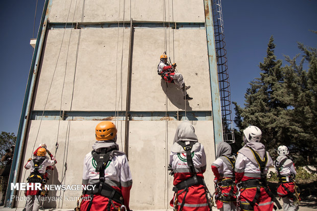 Red Crescent training session in Qazvin