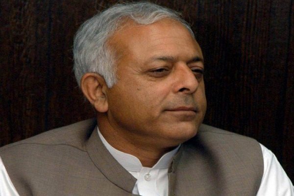 Pakistani minister calls for Iranian gas import