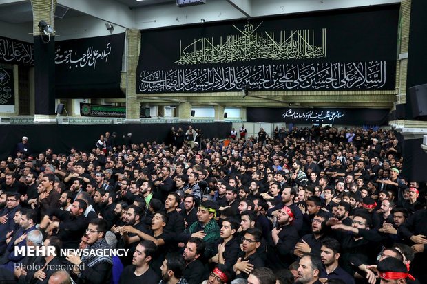 إقامة مراسم العزاء الحسيني بحضور قائد الثورة الاسلامية