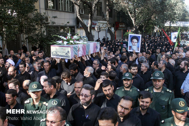 تبریز میں دفاع مقدس کے 9 گمنام شہیدوں کی تشییع جنازہ