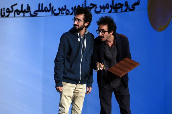 فیلم ساختن در شهرستان حامی ندارد/ به سمت تهران هُل‌مان می‌دهند!