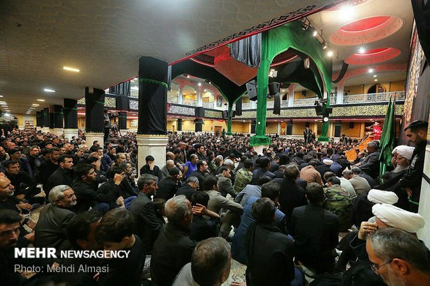 Zencan kentinde Hz. İmam Hüseyin için matem töreni