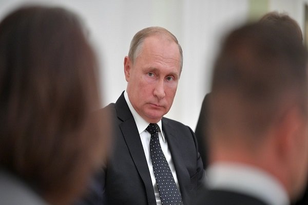 پوتین:موضعم درباره مقصرسرنگونی هواپیمای روسی موضع وزارت دفاع است 