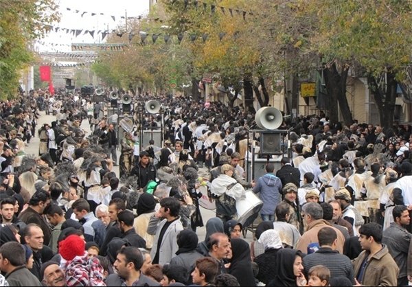 تجمع بزرگ تاسوعا و عاشورا در چهارراه اجاق کرمانشاه
