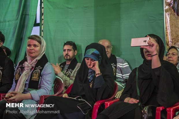 Foreign tourists attend Muharram Mourning in Yazd