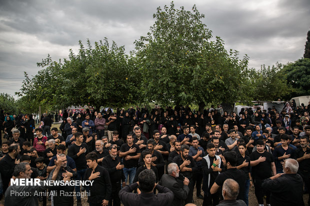 İran'da Hz. İmam Hüseyin için matem töreni