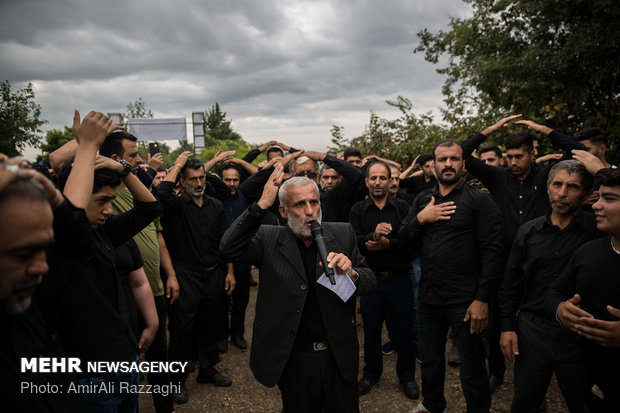 İran'da Hz. İmam Hüseyin için matem töreni