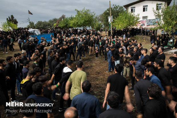 İran'da Hz. İmam Hüseyin için matem töreni