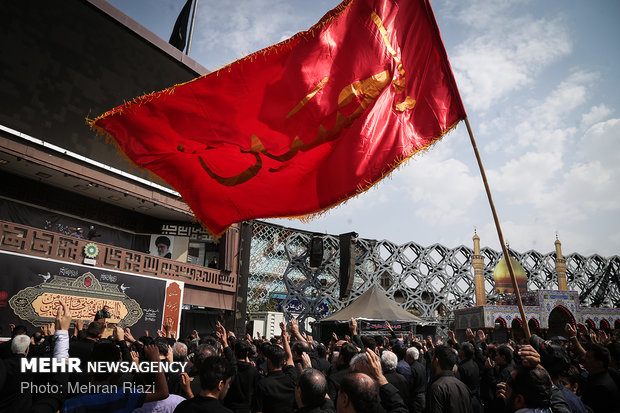 Tehraners mark Ashura in iconic Imam Hossein Sq