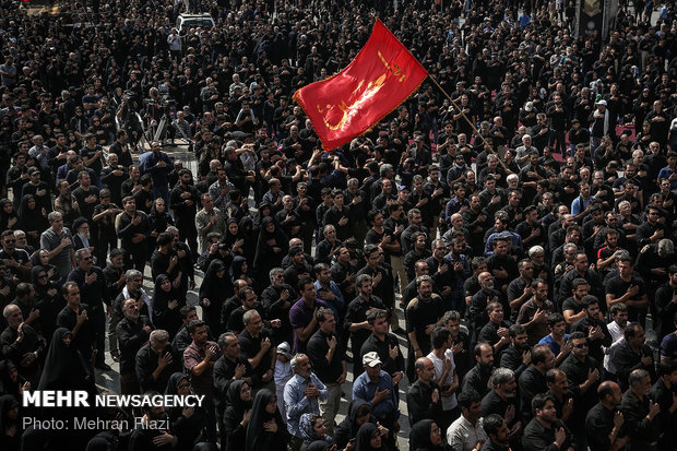 Tehraners mark Ashura in iconic Imam Hossein Sq