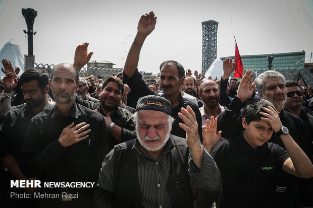 Tehraners mark Ashura in iconic Imam Hossein Sq