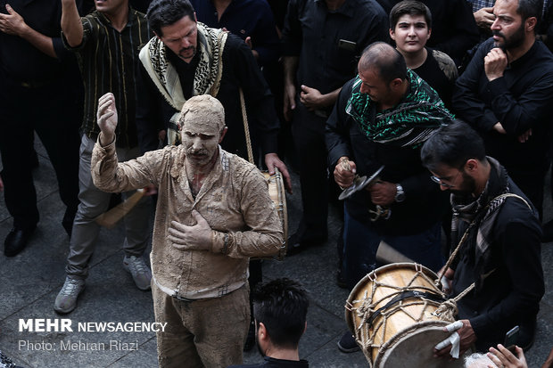 Tehraners mark Ashura in iconic Imam Hossein Sq