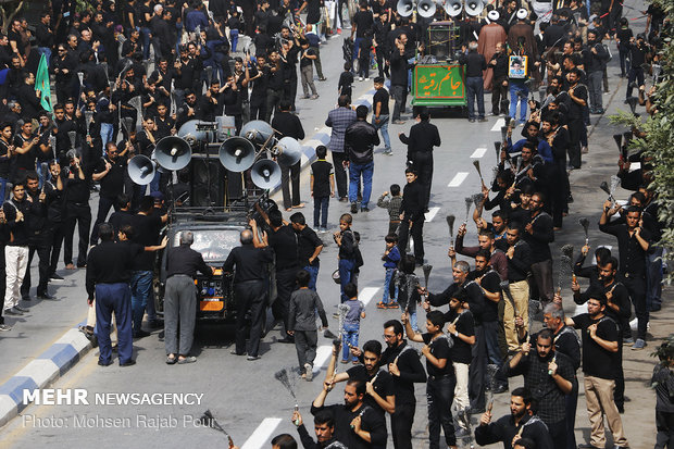 عزاداری روز عاشورا در زرند کرمان