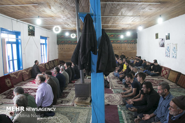 طقوس عاشوراء لدى الطائفة السنية في قرية "شاه ميلرزان" شمالي ايران 
