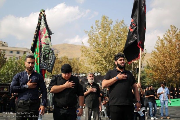 آیین خیمه سوزان در ولنجک تهران