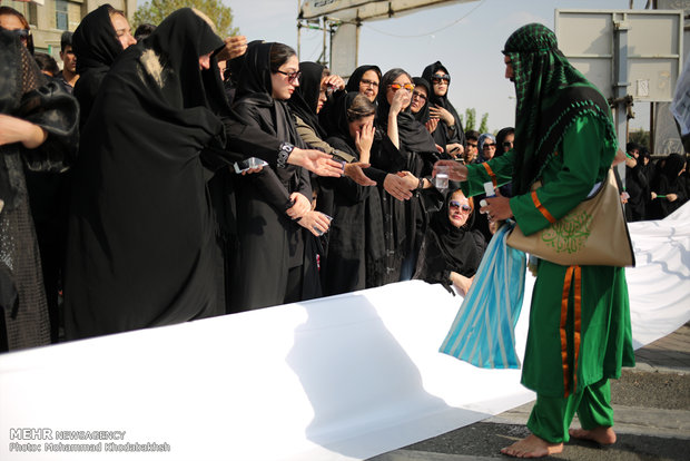 آیین خیمه سوزان در ولنجک تهران