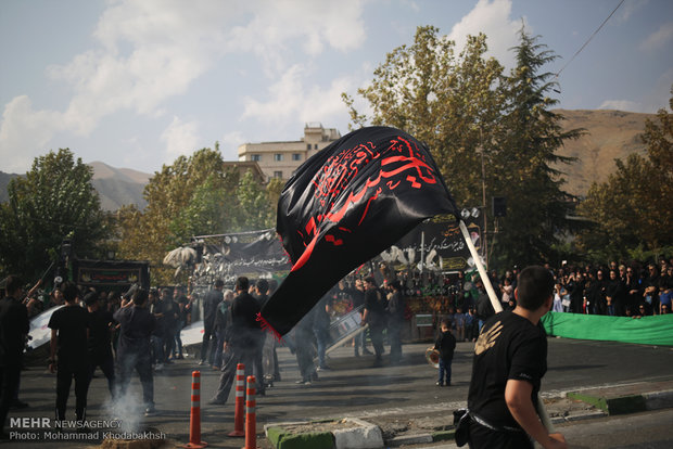 آیین خیمه سوزان در ولنجک تهران