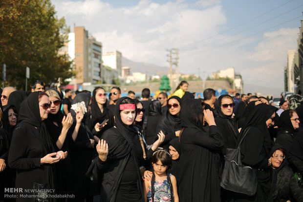 آیین خیمه سوزان در ولنجک تهران