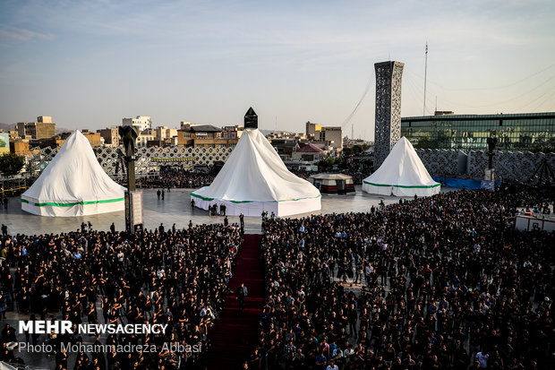 مراسم خیمه سوزان در میدان امام حسین (ع)