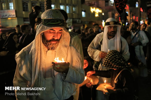 عزاداری دسته سقاها در شب شام غریبان‎