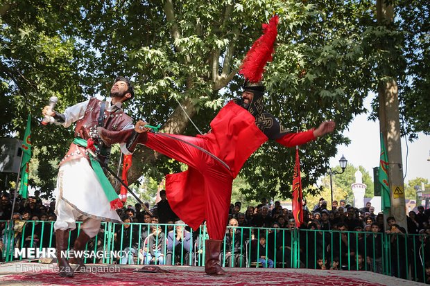 اجرای تعزیه در میدان مریانج همدان