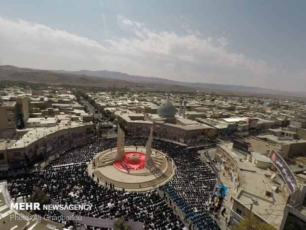 تصویر هوایی از نماز ظهر عاشورا در زنجان