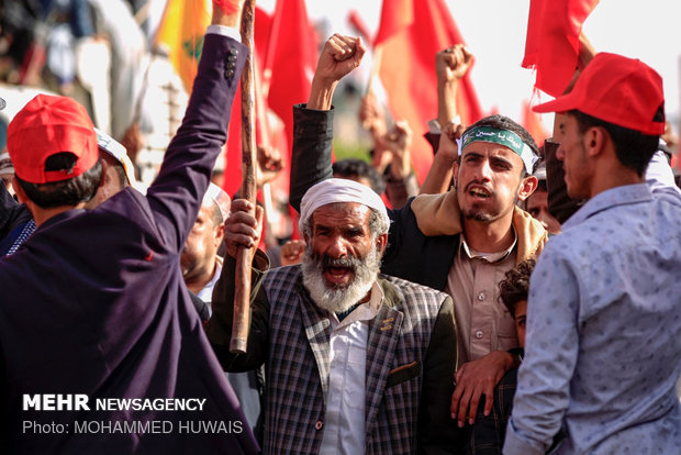 راهپیمایی با شکوه یمنی‌ها در روز عاشورا