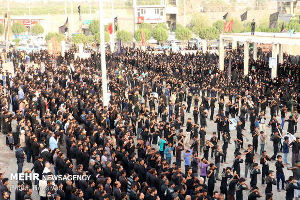 عزاداری روز عاشورا در هشتبندی